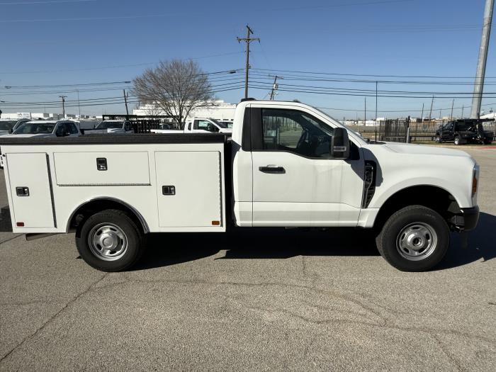 2025 Ford F-250-10