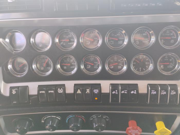 2019 Kenworth T800-19