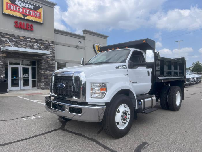 2027 Ford F-750-2