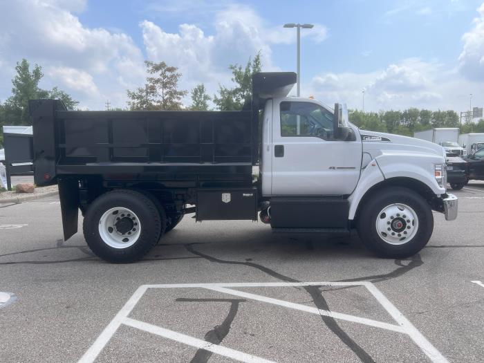 2027 Ford F-750-6