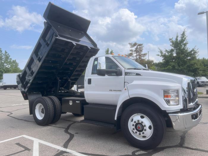 2027 Ford F-750-22
