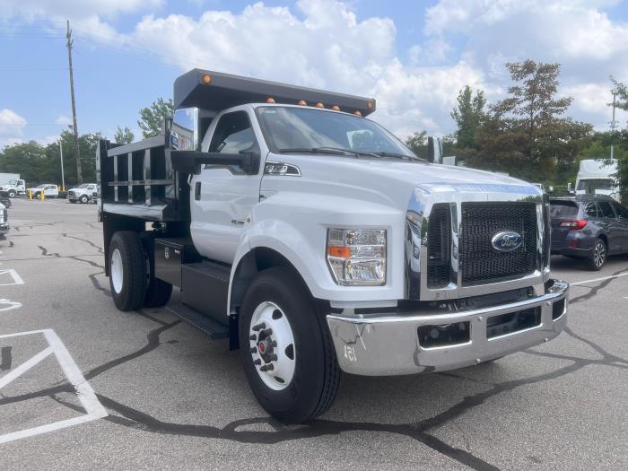 2027 Ford F-750-4