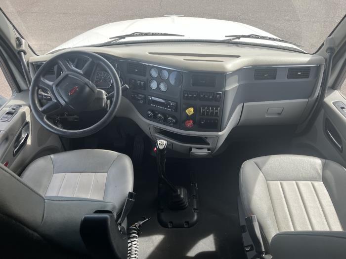 2022 Peterbilt 579-7
