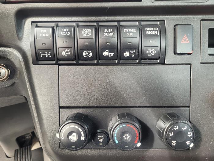 2020 International LT625-18