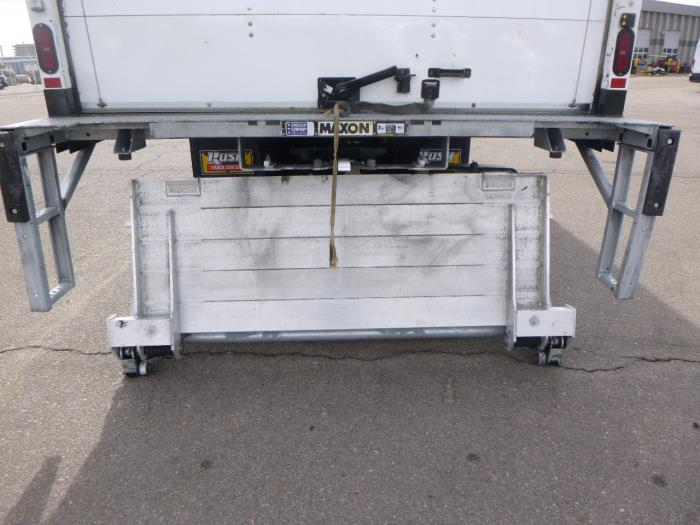 2020 Peterbilt 337-8