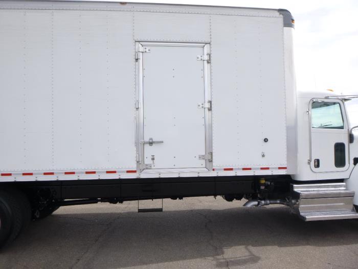 2020 Peterbilt 337-10