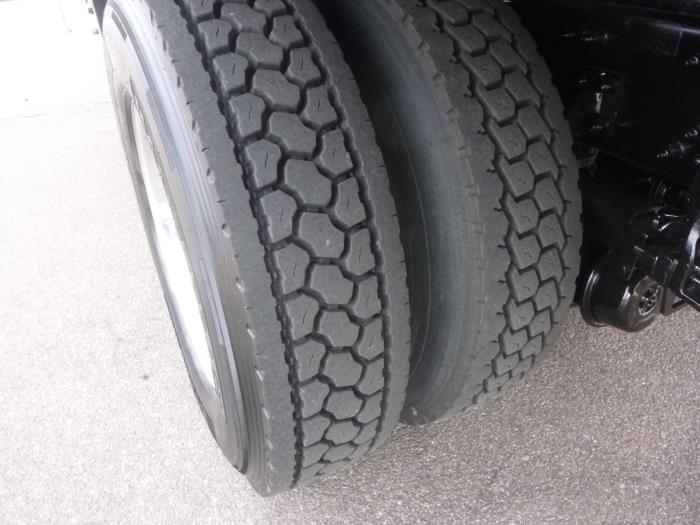 2020 Peterbilt 337-11