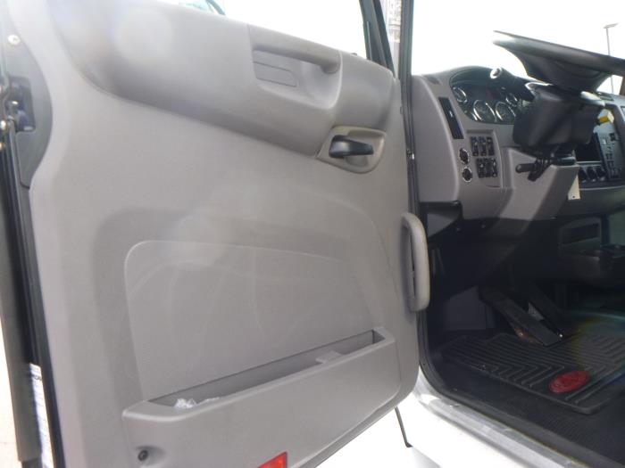 2020 Peterbilt 337-17