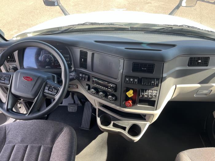 2024 Peterbilt 579-13