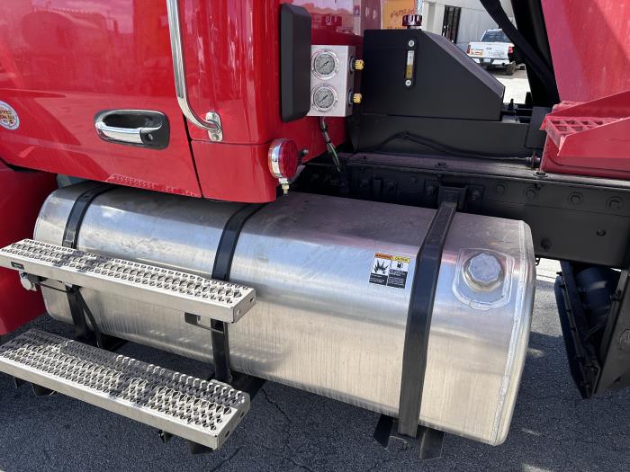 2026 Peterbilt 548-10