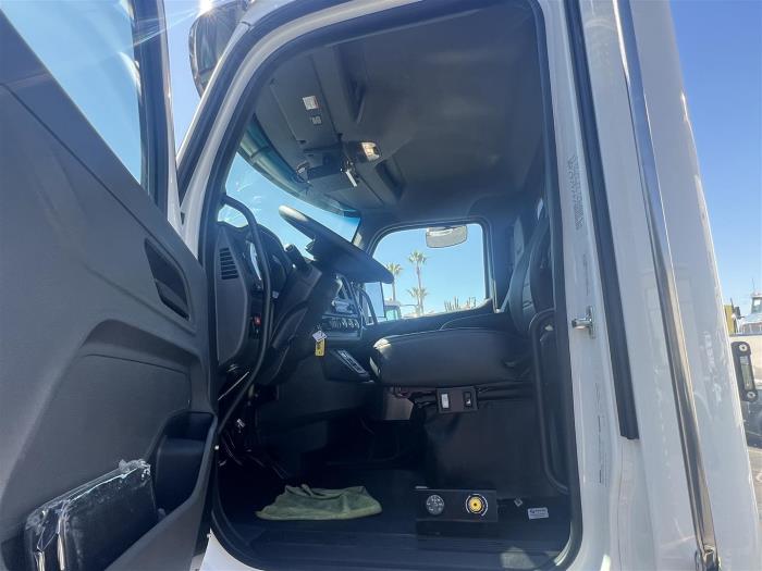 2026 Peterbilt 548-30