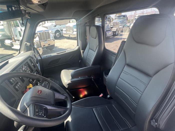 2026 Peterbilt 548-31