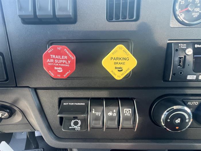 2026 Peterbilt 548-36