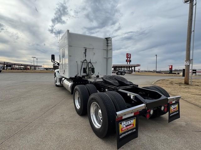 2022 Peterbilt 579-8