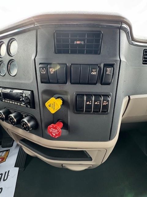 2022 Peterbilt 579-18