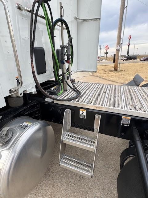 2022 Peterbilt 579-23