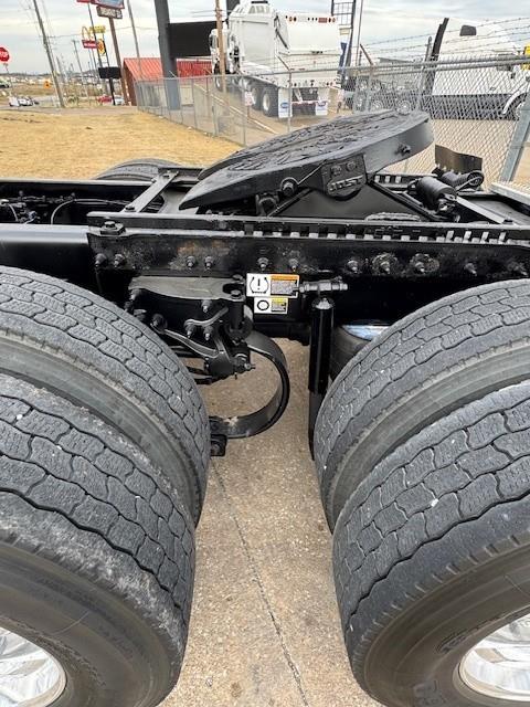 2022 Peterbilt 579-27