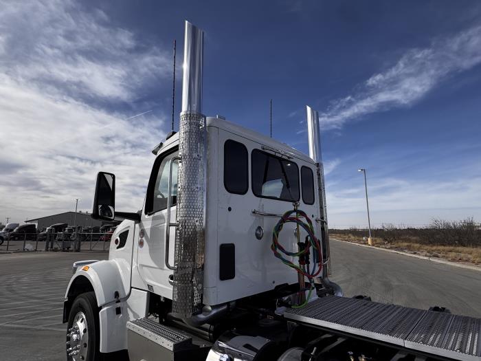 2027 Peterbilt 567-6