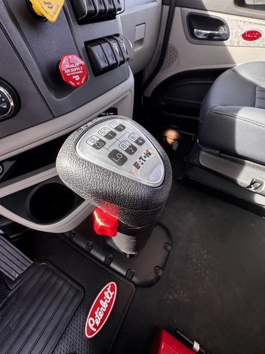 2027 Peterbilt 567-10