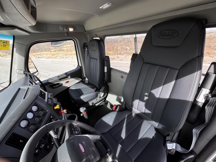 2027 Peterbilt 567-13