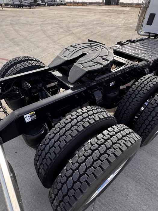 2027 Peterbilt 567-8