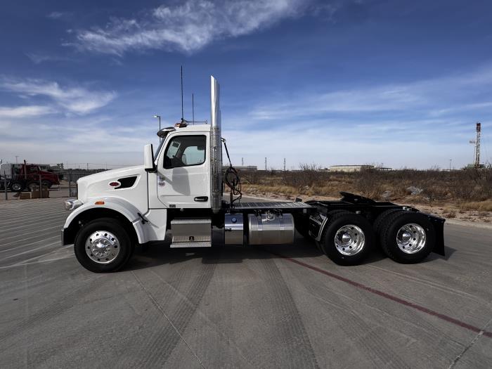 2027 Peterbilt 567-4