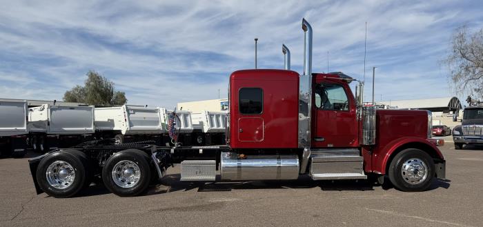 2027 Peterbilt 589-9