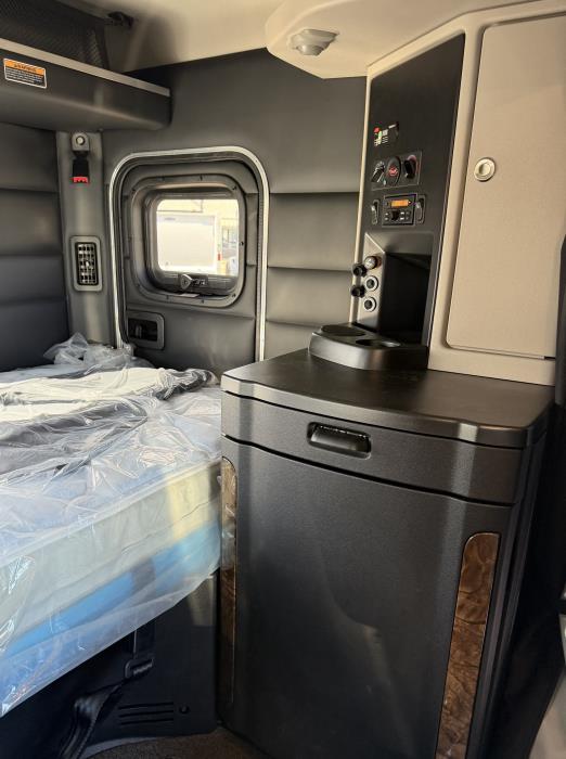 2027 Peterbilt 589-20