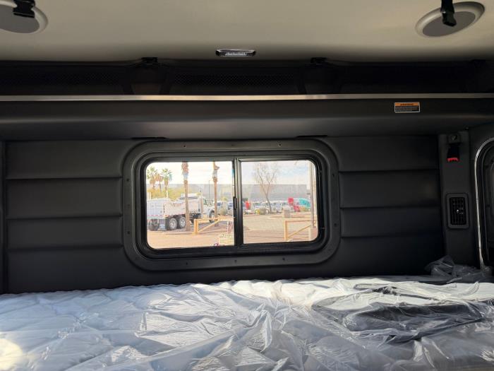 2027 Peterbilt 589-21