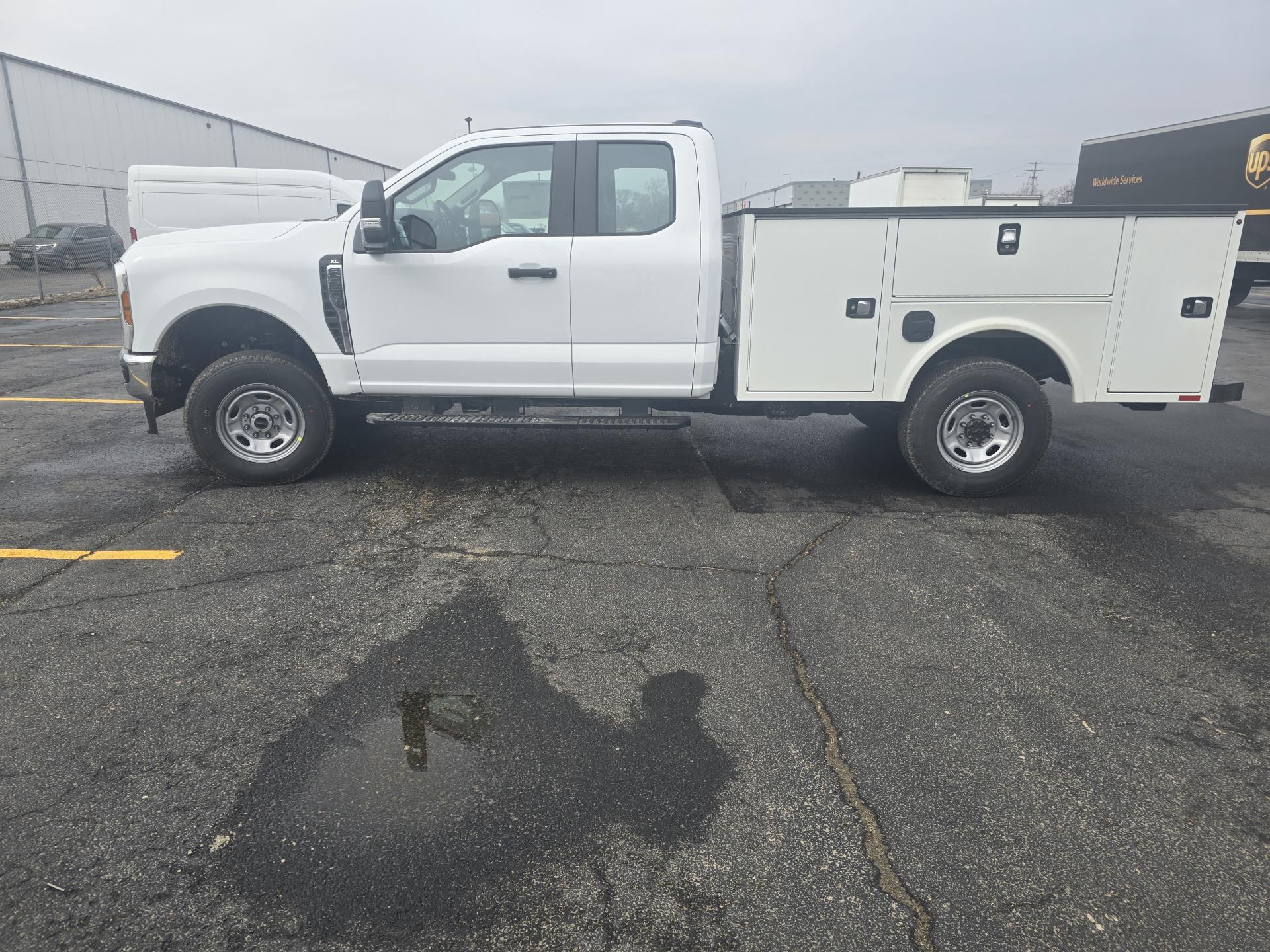 New 2026 Ford F-250 Super Cab Service Truck for sale #2008000 - photo 3