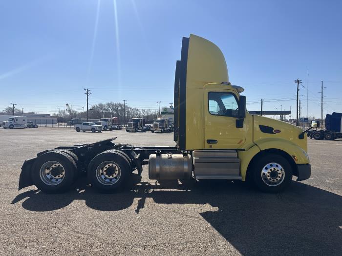 2021 Peterbilt 579-3