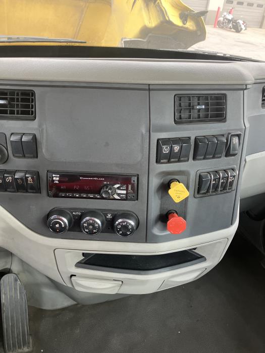 2021 Peterbilt 579-10