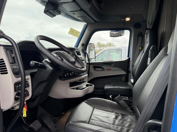 2027 Peterbilt 579-10
