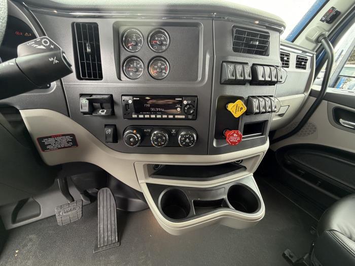 2027 Peterbilt 579-11