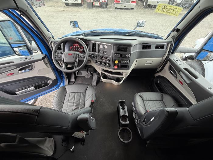 2027 Peterbilt 579-12