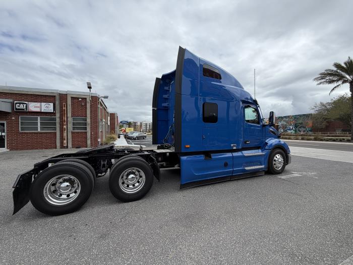 2027 Peterbilt 579-6
