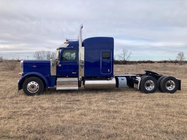 2027 Peterbilt 589-4