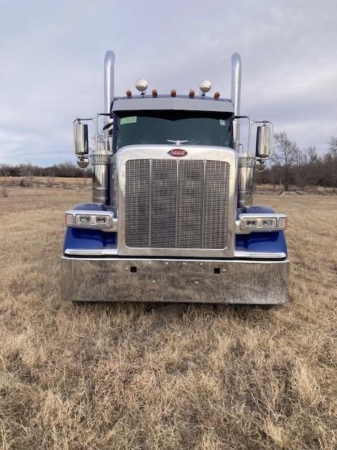 2027 Peterbilt 589-10