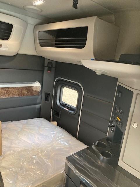 2027 Peterbilt 589-14