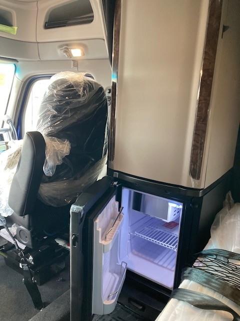 2027 Peterbilt 589-15