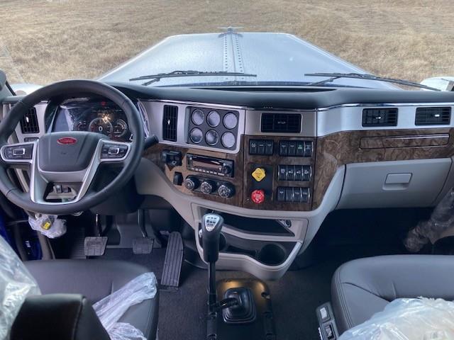 2027 Peterbilt 589-16
