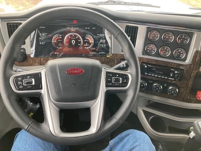 2027 Peterbilt 589-17
