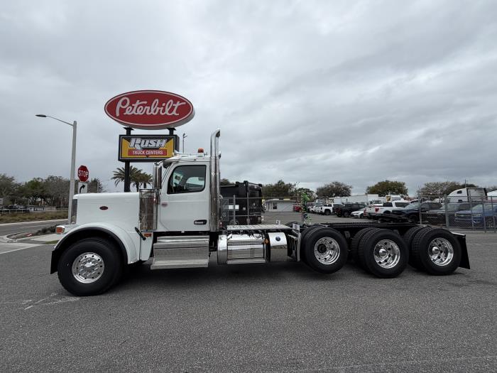 2027 Peterbilt 589-2
