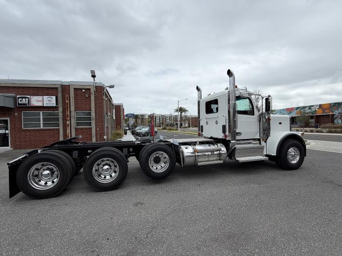 2027 Peterbilt 589-6