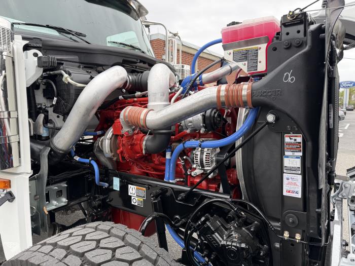 2027 Peterbilt 589-12