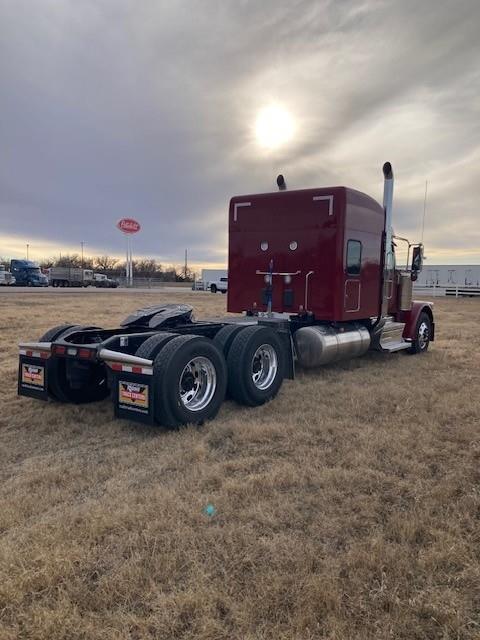 2027 Peterbilt 589-7