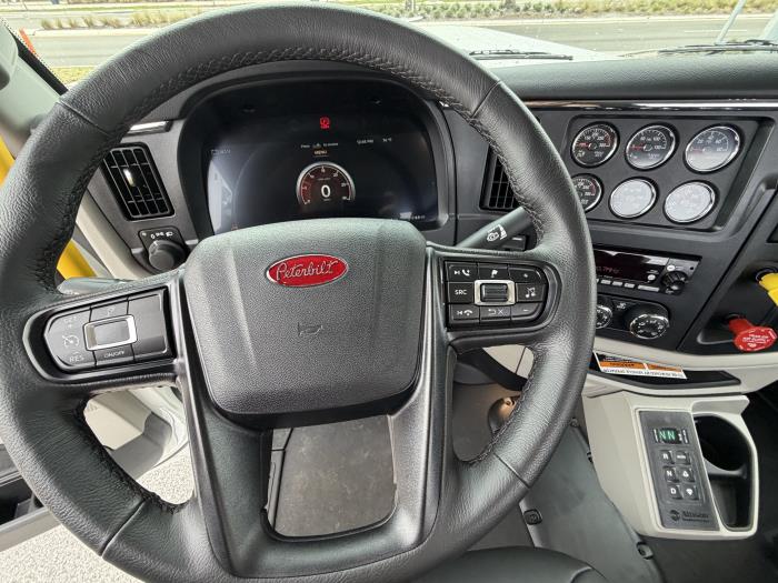 2027 Peterbilt 589-15