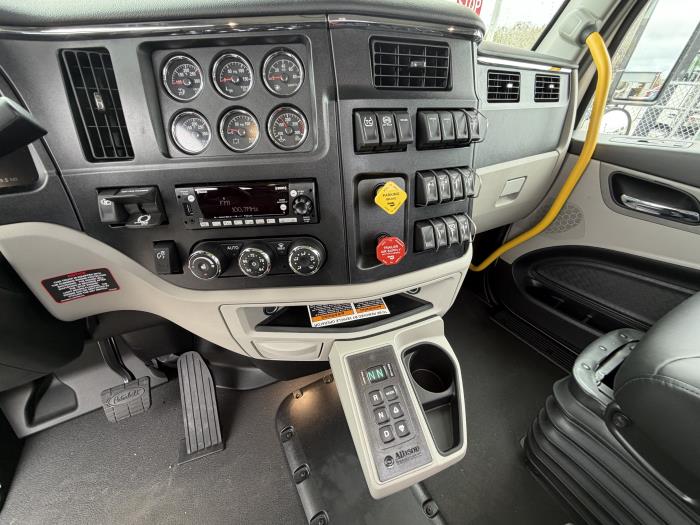 2027 Peterbilt 589-16