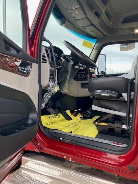 2027 Peterbilt 589-11