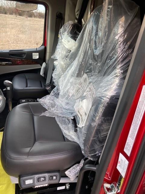 2027 Peterbilt 589-12